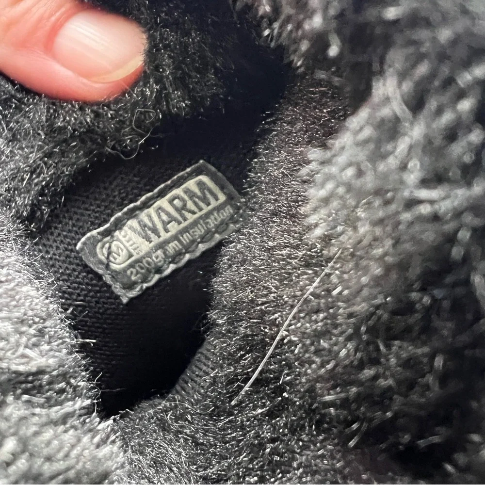 women’s black